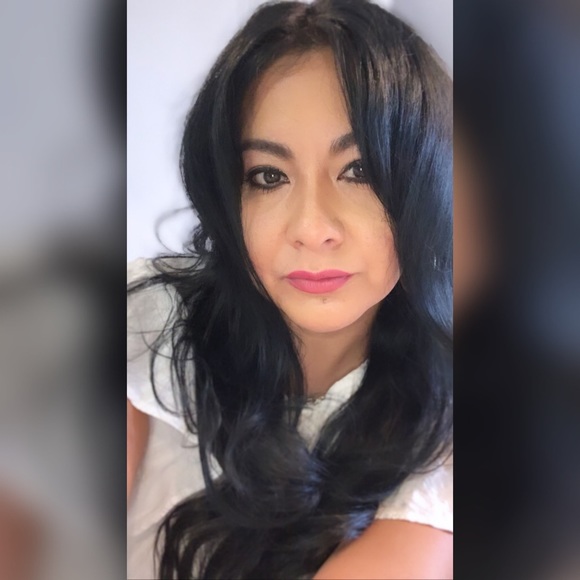 Meet your Posher, Iris - Picture 4 of 4